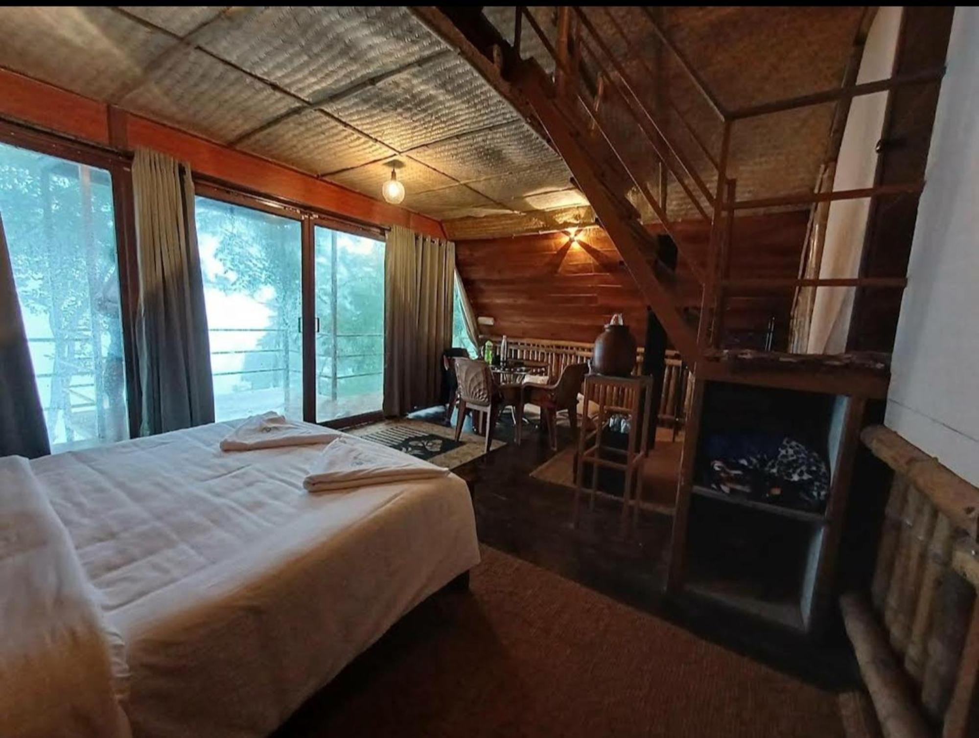 Sunset Valley Kerala Pool Resort - Serene Natural Forest Cottage Stay In Idukki With Sunrise & Sunset Panoramas, Natural Streams & Tranquil Summer Evenings Pirmed Экстерьер фото