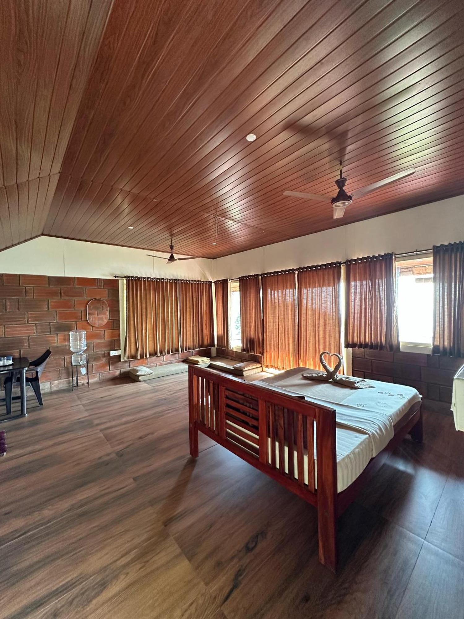 Sunset Valley Kerala Pool Resort - Serene Natural Forest Cottage Stay In Idukki With Sunrise & Sunset Panoramas, Natural Streams & Tranquil Summer Evenings Pirmed Экстерьер фото